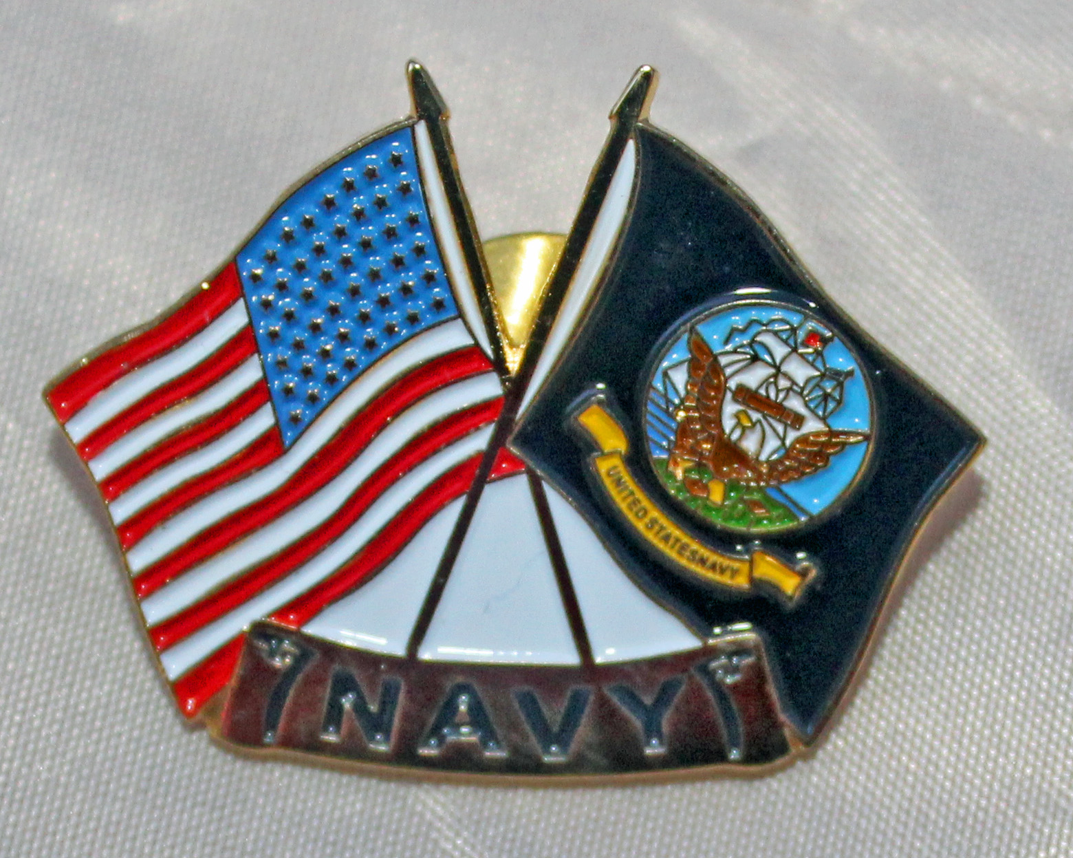 US Navy USA Flag and Navy Flag Crossing Lapel Hat Pin Tie Tac FAST USA SHIPPING 